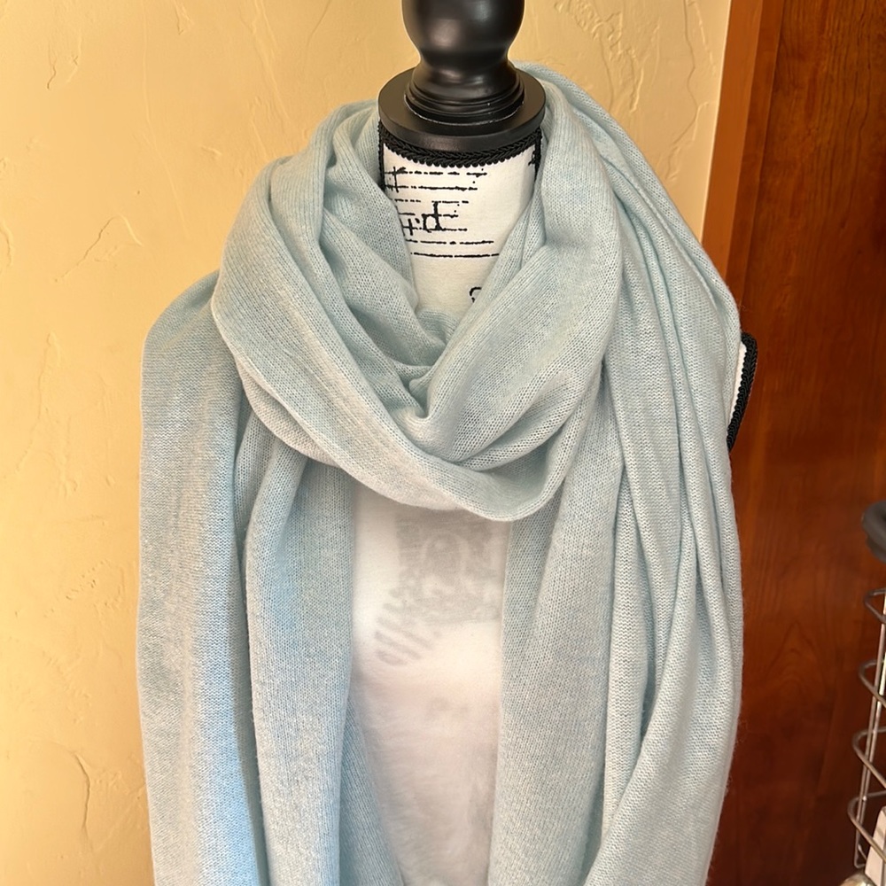 White + Warren Travel Cashmere Travel Wrap